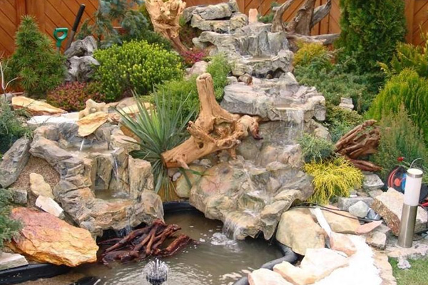 creation of waterfalls and water jet in Marrakech gardening